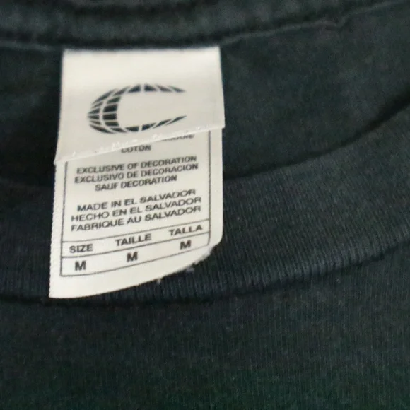 2005 AC/DC Back in Black Tee T-shirt Sz Medium Men Sz LG Women - Picture 3 of 4